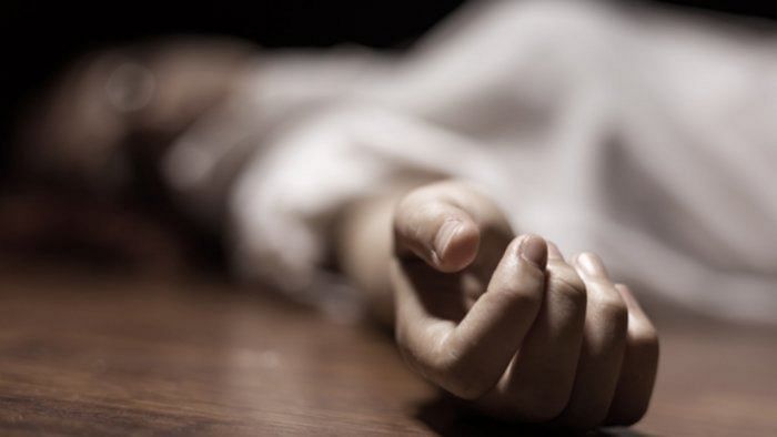 42-year-old woman ends life after fight with children in Maharashtra