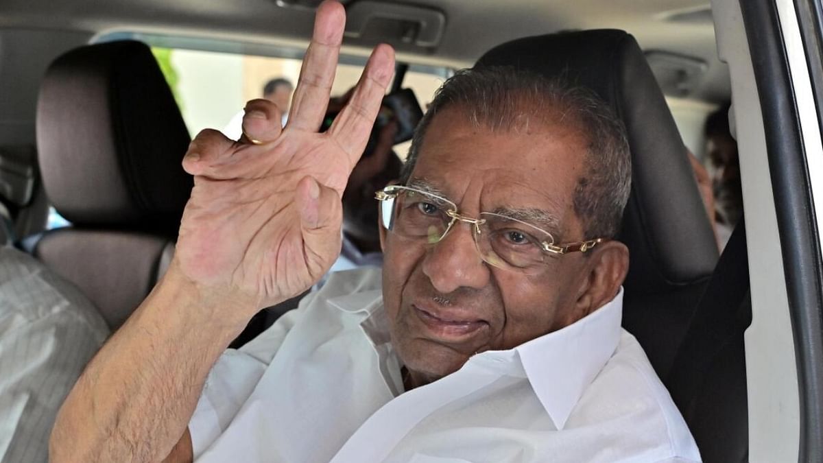Congress' 92-yr-old candidate retains Davangere South seat