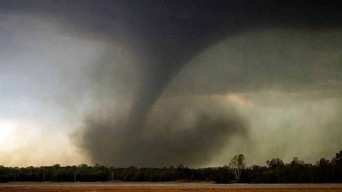 At least 1 dead as tornado strikes Gulf coast of Texas