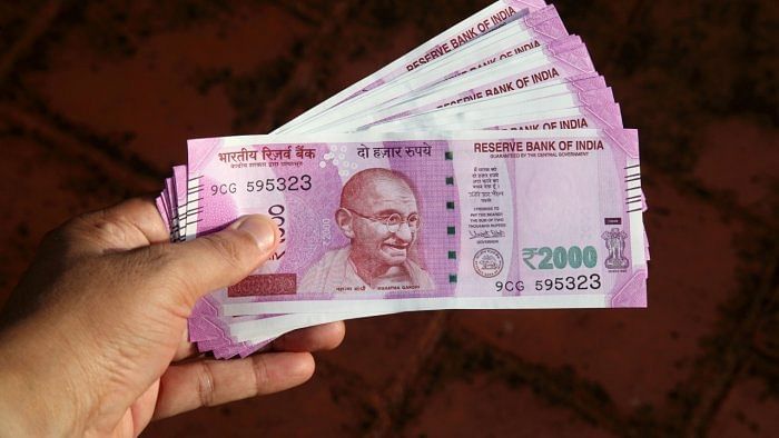CAIT seeks common SOP for banks from RBI for depositing, exchanging Rs 2000 notes