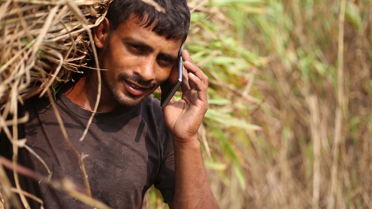 Rural India puts smartphone-buying plans on hold