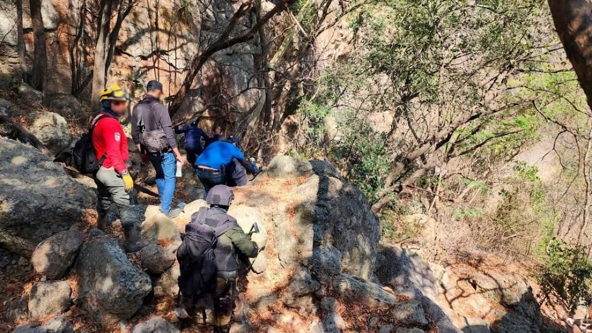 Mexico police find 45 bags with human body parts in ravine
