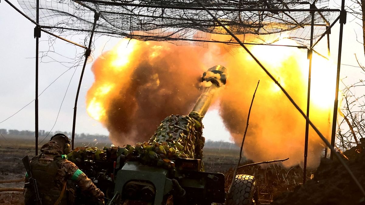Clashes near Bakhmut continue despite easing, Ukraine's military says