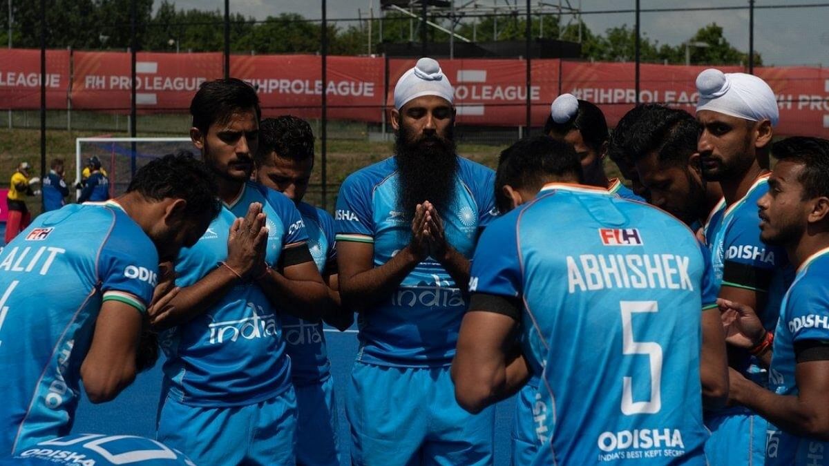 Odisha train tragedy: Indian men's hockey team observes a minute silence for victims, prays for injured