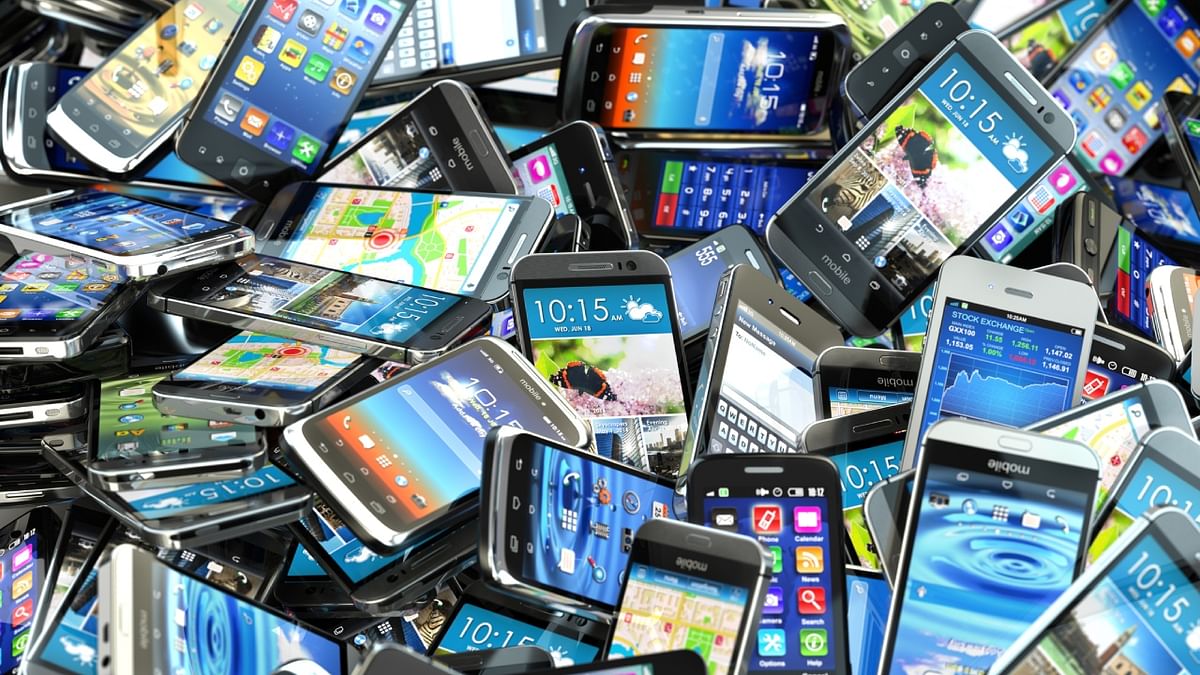Mangaluru Police traces 240 stolen/lost mobile phones