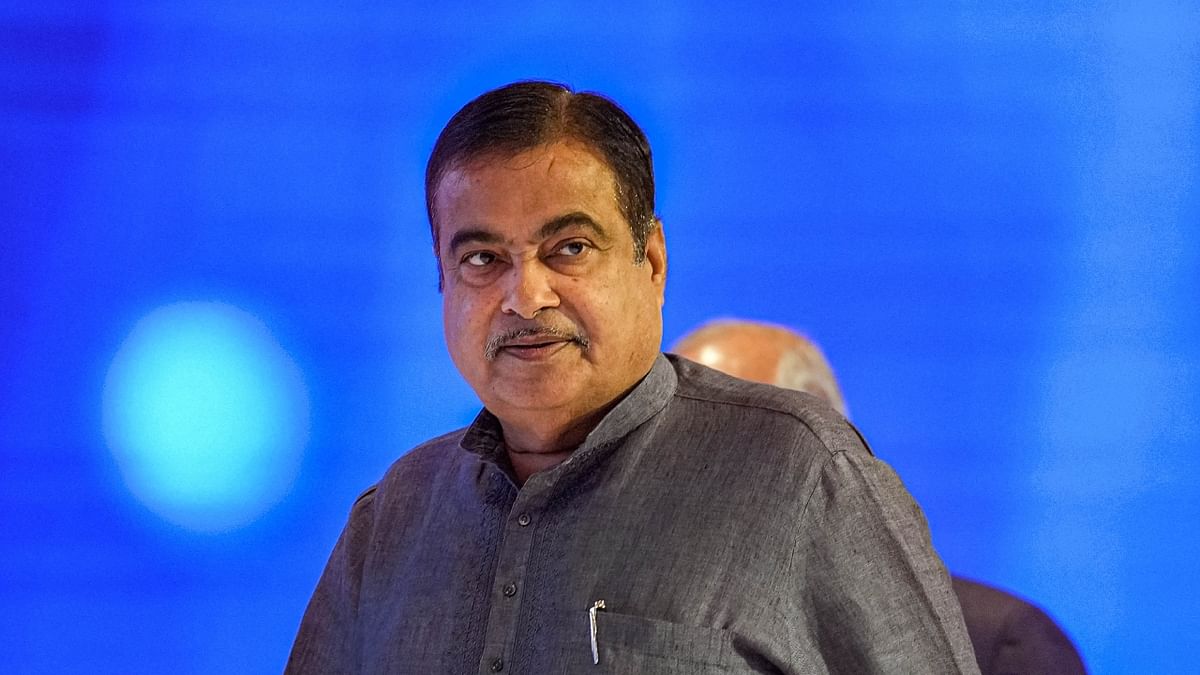 Gadkari lays foundation stone for two NH projects in Assam