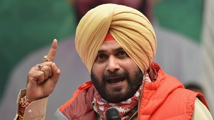Kejriwal wanted Navjot Sidhu to lead Punjab, claims Congress leader's wife