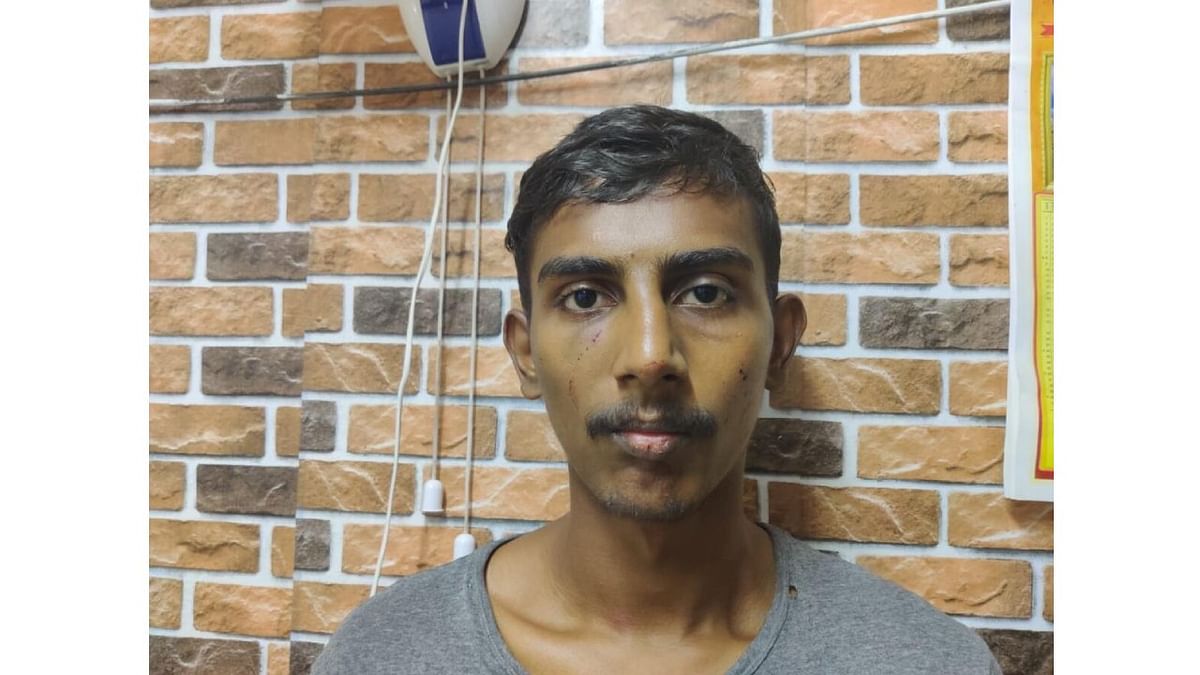 Bengaluru: Youth caught peeping into neighbour's bathroom