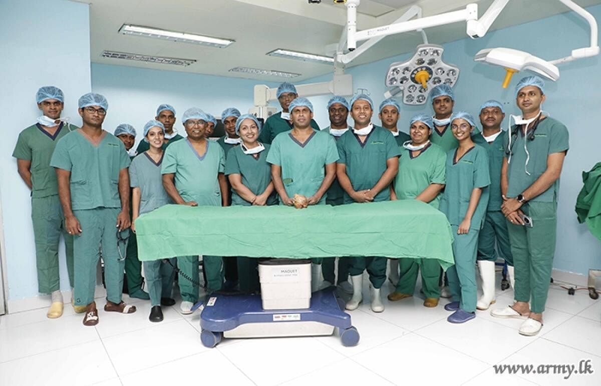 Sri Lankan Army doctors set Guinness World Record by removing world's largest kidney stone