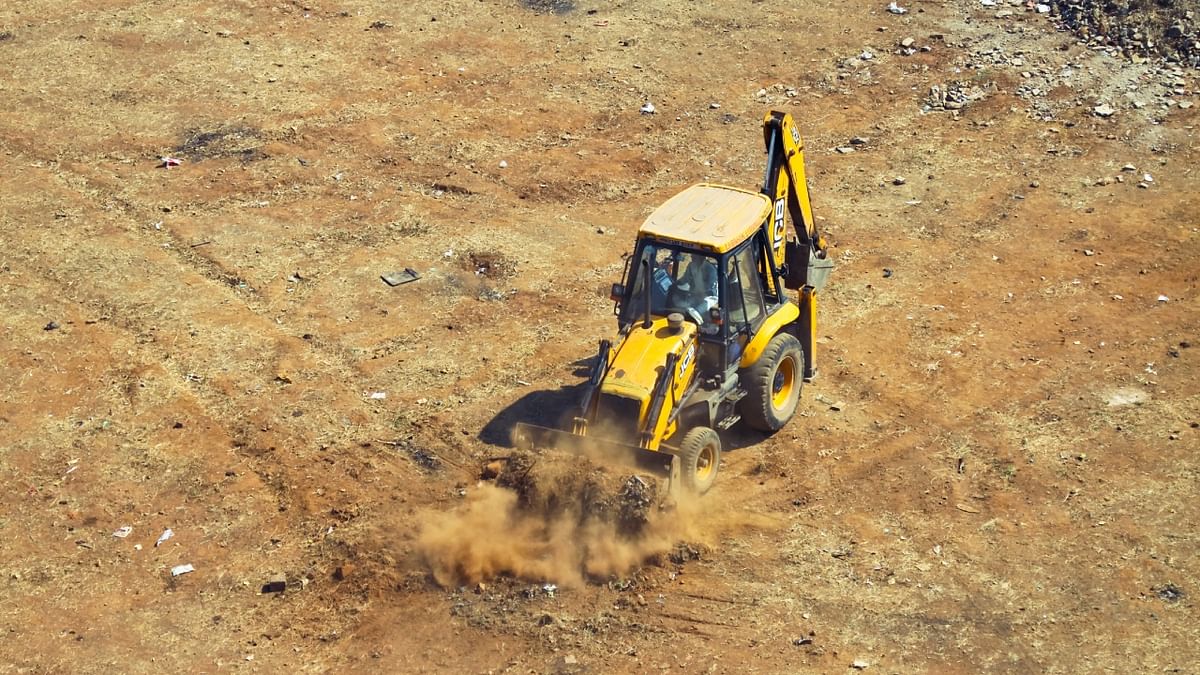 Migrant labourers from Chhattisgarh crushed to death by JCB vehicle in Karnataka