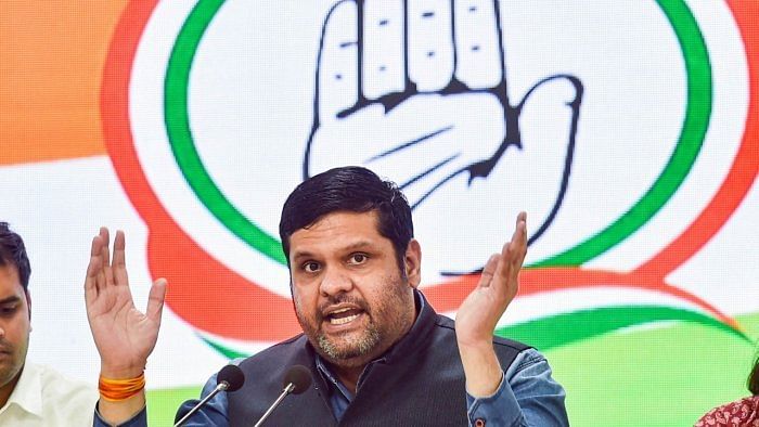 Govt, wholesalers benefitting from falling prices of essential commodities, not consumers: Congress