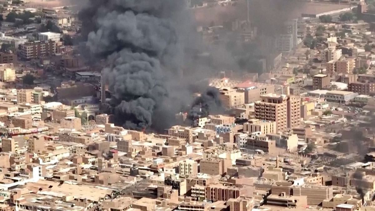 Air strikes in in Sudan's capital Khartoum kill 17, including 5 children