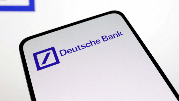 Deutsche Bank plans to cut 10% of 17,000 German retail jobs