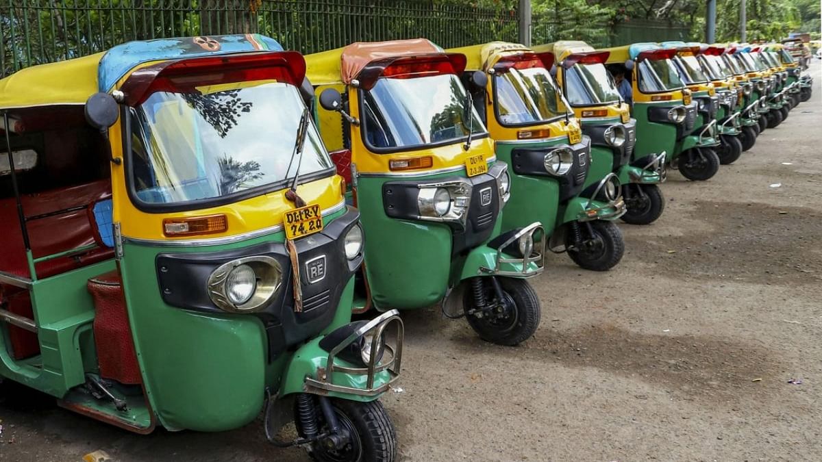 Major scam unearthed in Delhi's auto rickshaw permit transfer process