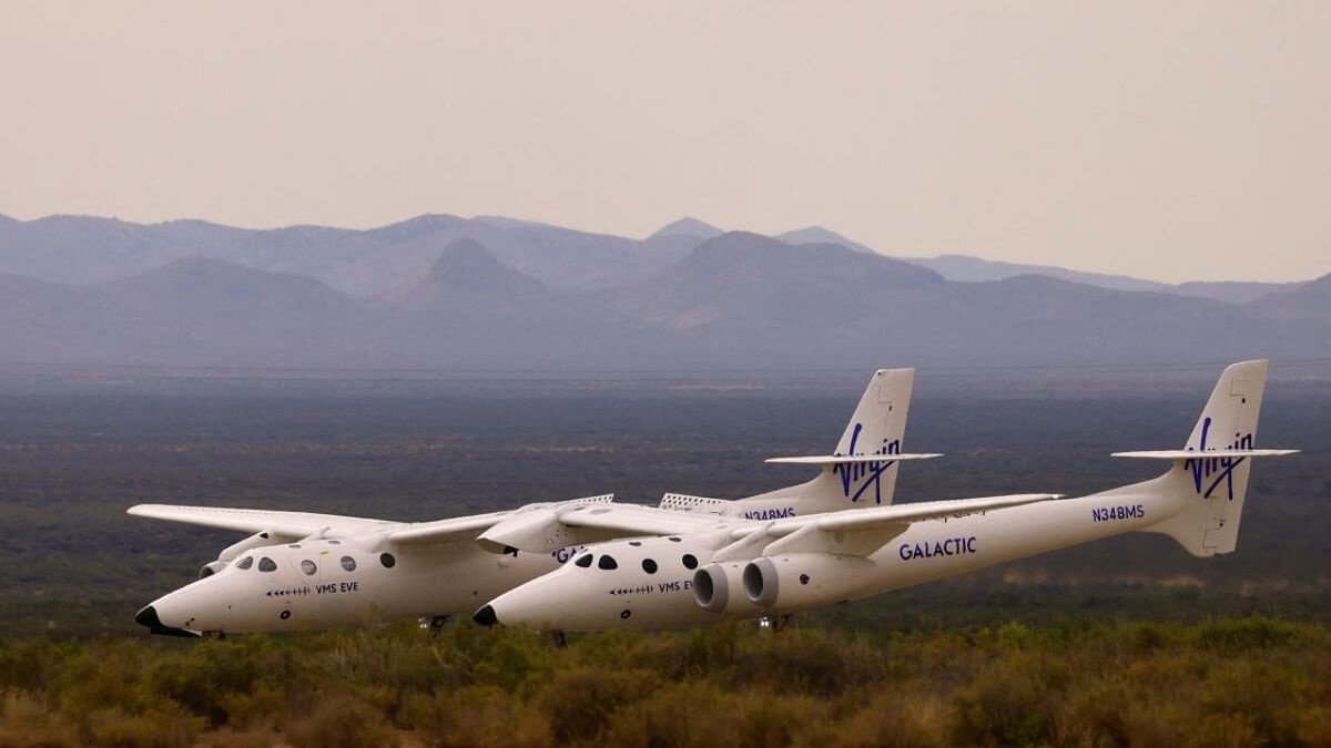Virgin Galactic aces first commercial space flight service