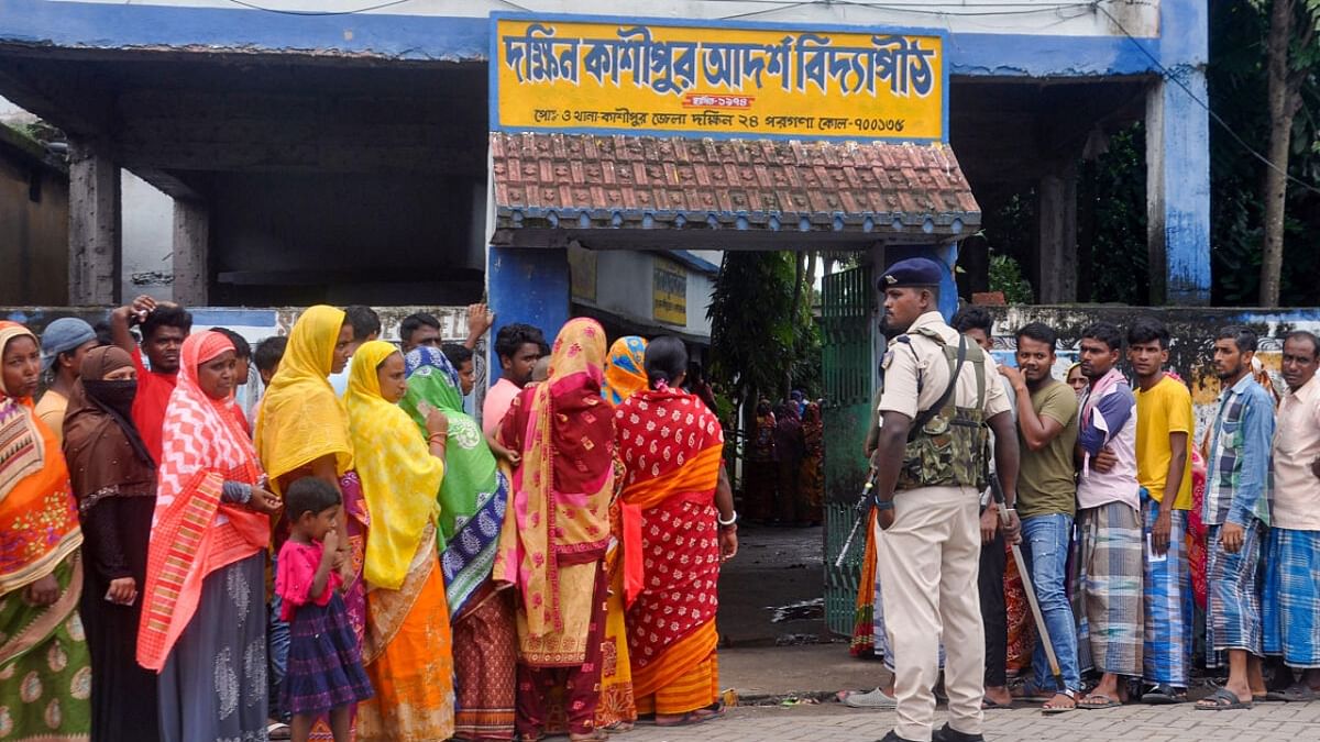 Services affected in Kolkata as migrants return to villages for rural polls