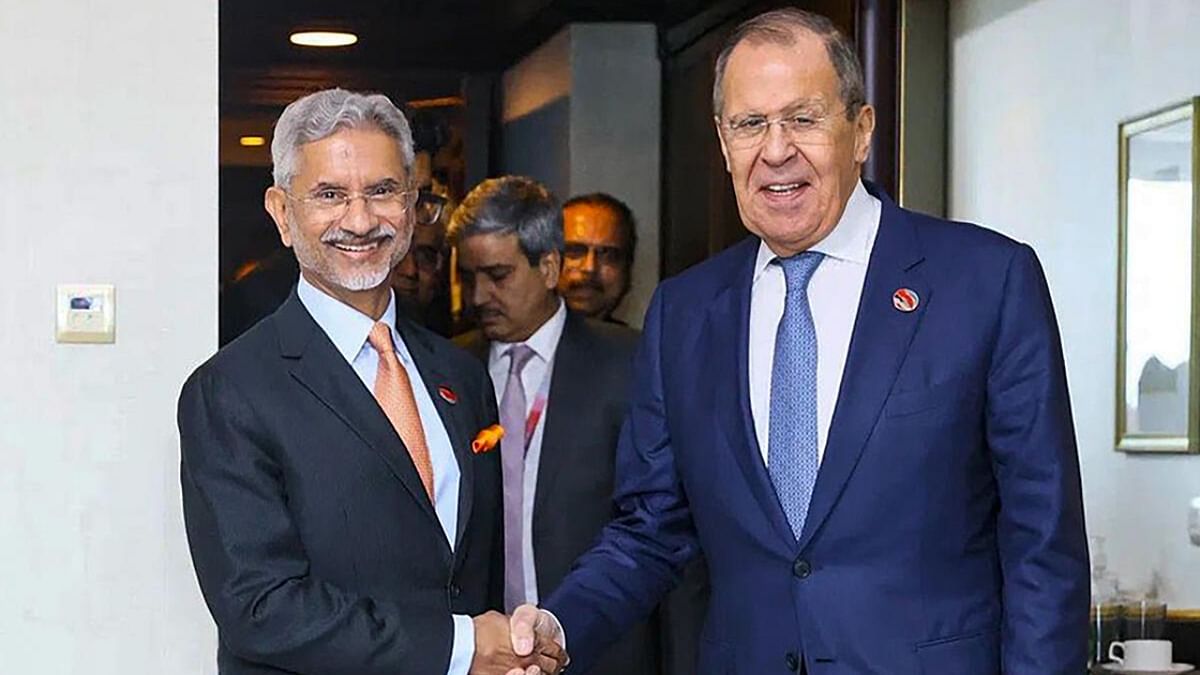 EAM Jaishankar meets Russian counterpart Lavrov in Indonesia