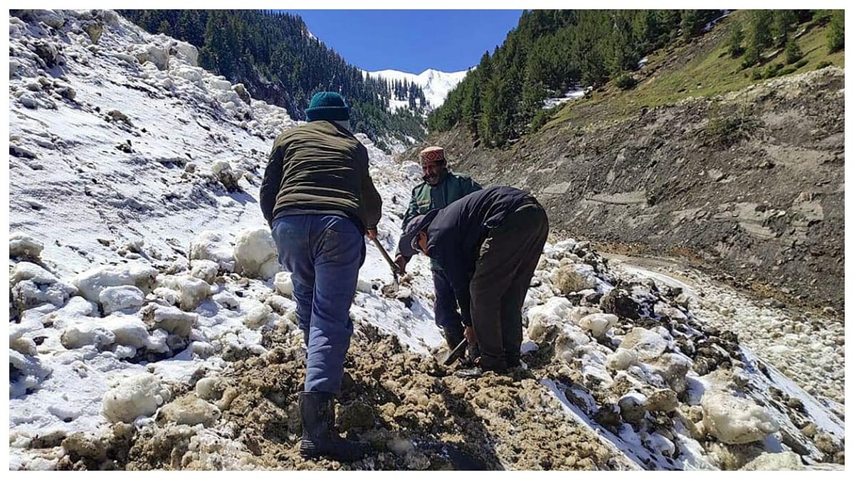 Melting of glacier floods village in Lahaul-Spiti, people evacuated
