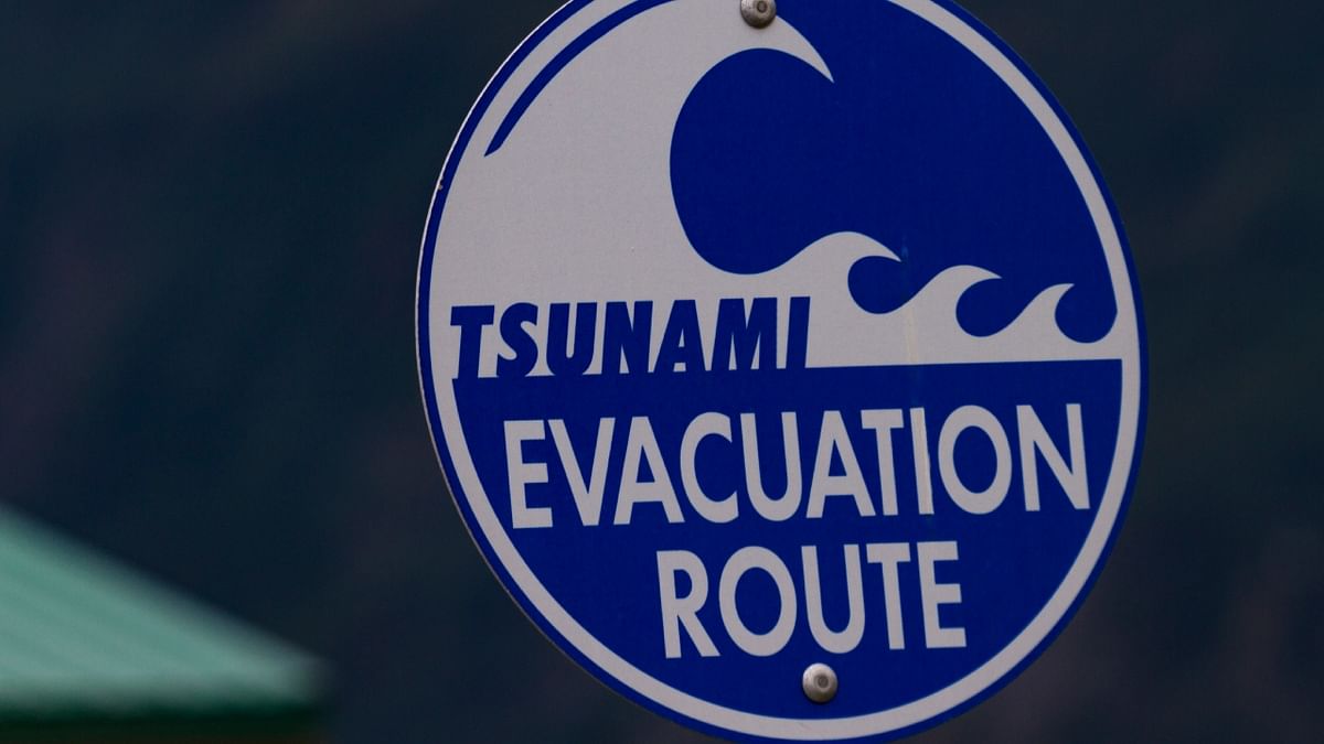 Magnitude 7.4 earthquake strikes Alaska Peninsula region, tsunami warning issued