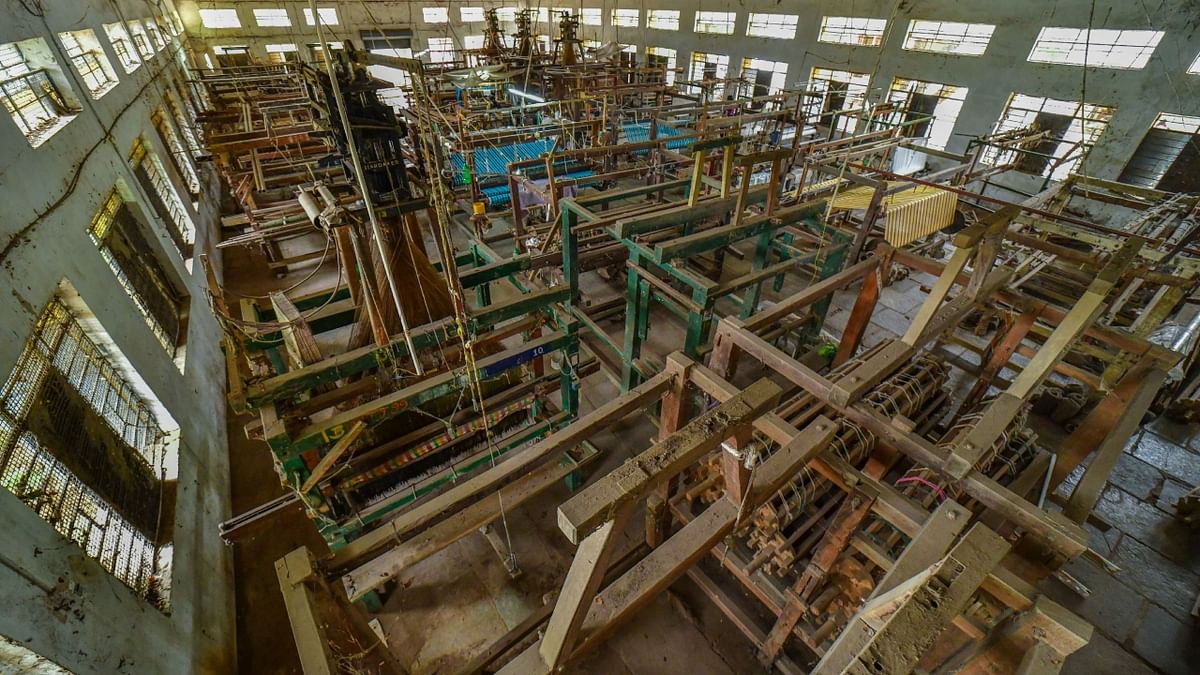 Years of neglect leave Karnataka's weaving industry on its last legs