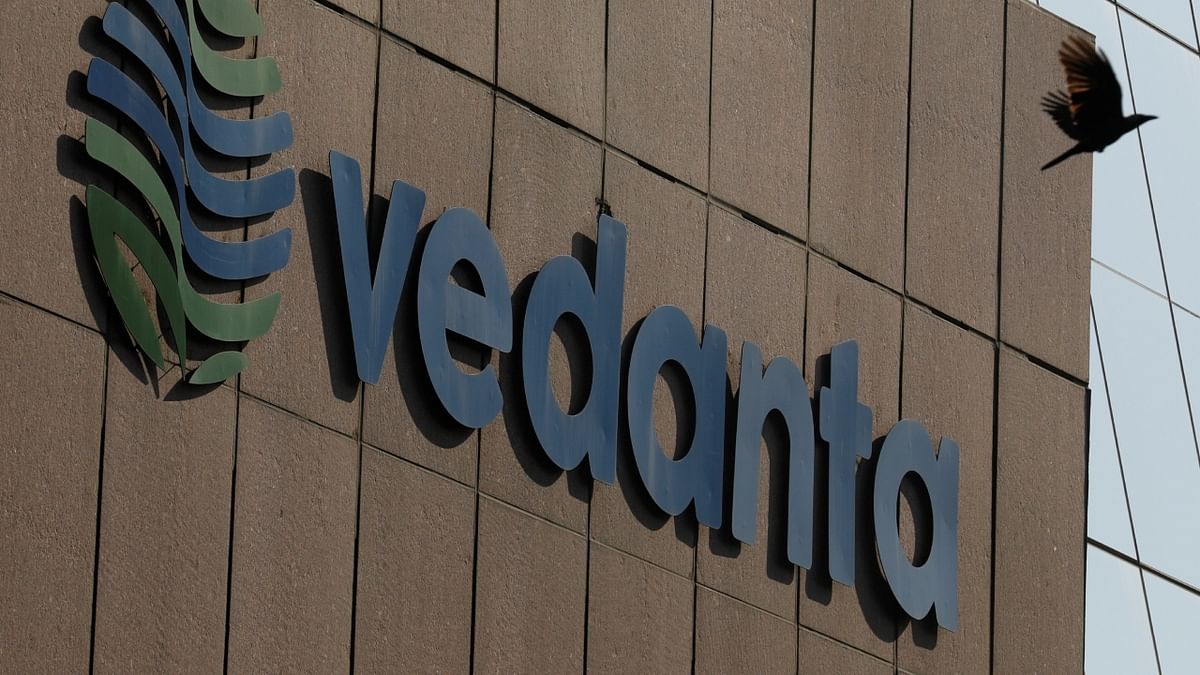 Vedanta plans to meet investors as it faces $2 billion debt bill 