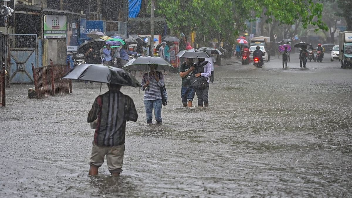 Heavy rains pummel Mumbai, its suburbs; waterlogging reported in low-lying areas