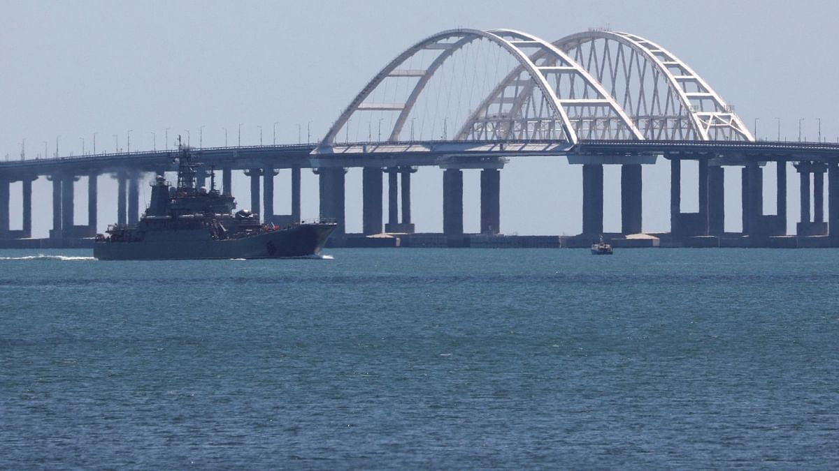 Traffic on Crimean Bridge 'temporarily blocked'