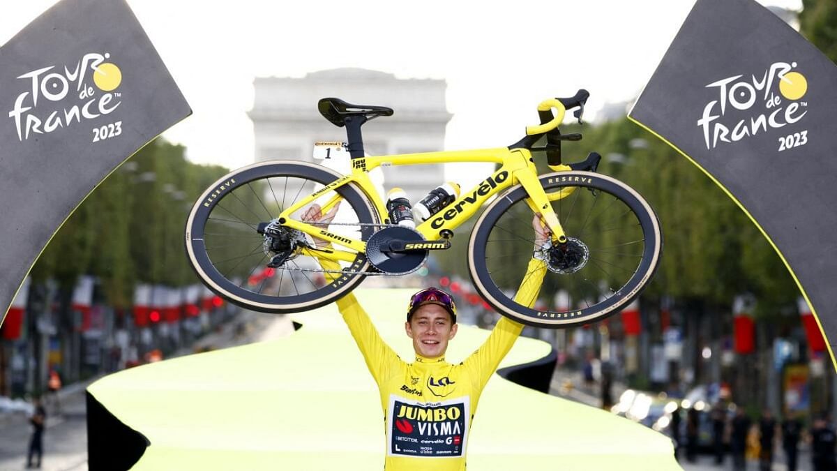 Vingegaard retains Tour de France title