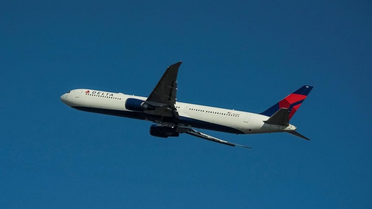 Drunk Delta passenger sexually assaults minor, her mother: Report