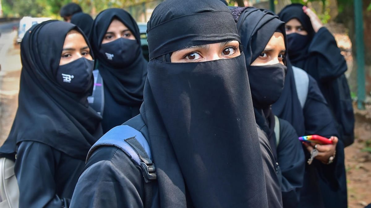 Burqa-clad Muslim students denied entry to Chembur college