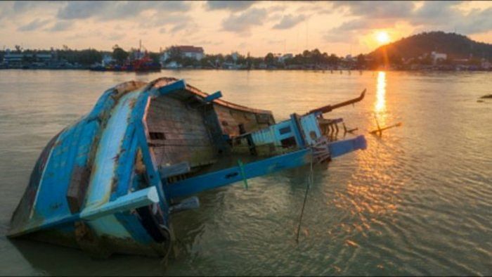 Boat capsizes off Koderi beach, nine fishermen rescued