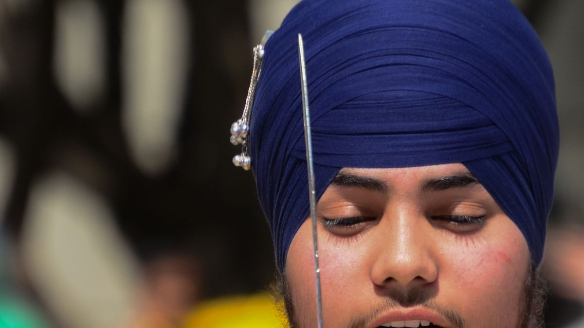 Australia court overturns law banning Sikhs from carrying kirpans in schools