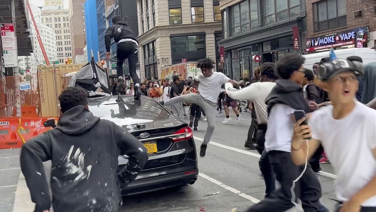 Chaos in New York over YouTubers' PlayStation giveaway