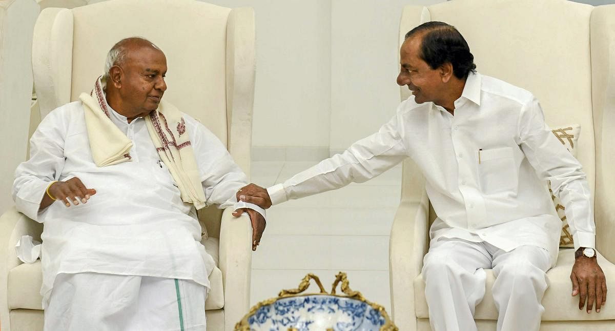 Former prime minister HD Deve Gowda meets with Telangana Chief Minister K Chandrasekhar Rao, in Hyderabad on Saturday, June 30, 2018. (PTI Photo)