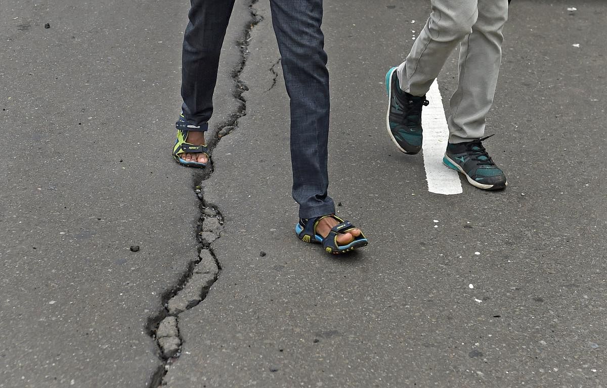 A crack developed over the bridge at the Grant Road station, in Mumbai on Wednesday, July 4, 2018. Cracks were found on a bridge at the Grant Road station in south Mumbai, hours after an over- bridge collapsed at a railway station in suburban Andheri. (PTI Photo)