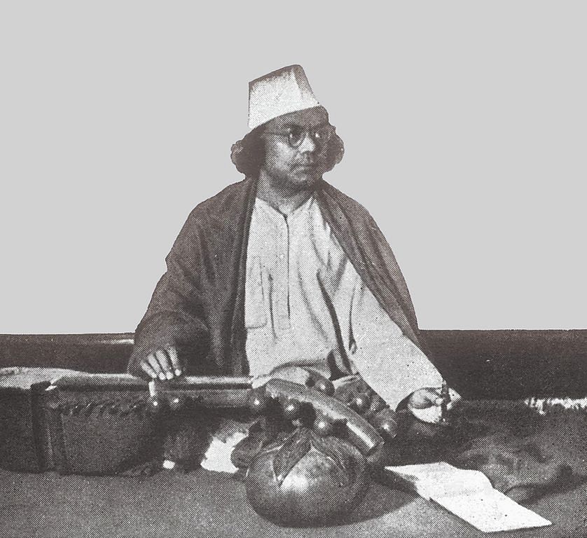 Kazi Nazrul Islam may be one of the lesser-known poets who were involved in the struggle, but his works deserve mention all the same. Though he is today the national poet of Bangladesh, he started his freedom fighting days after 3 years in the British Indian Army, the results of which were numerous influential poems such as