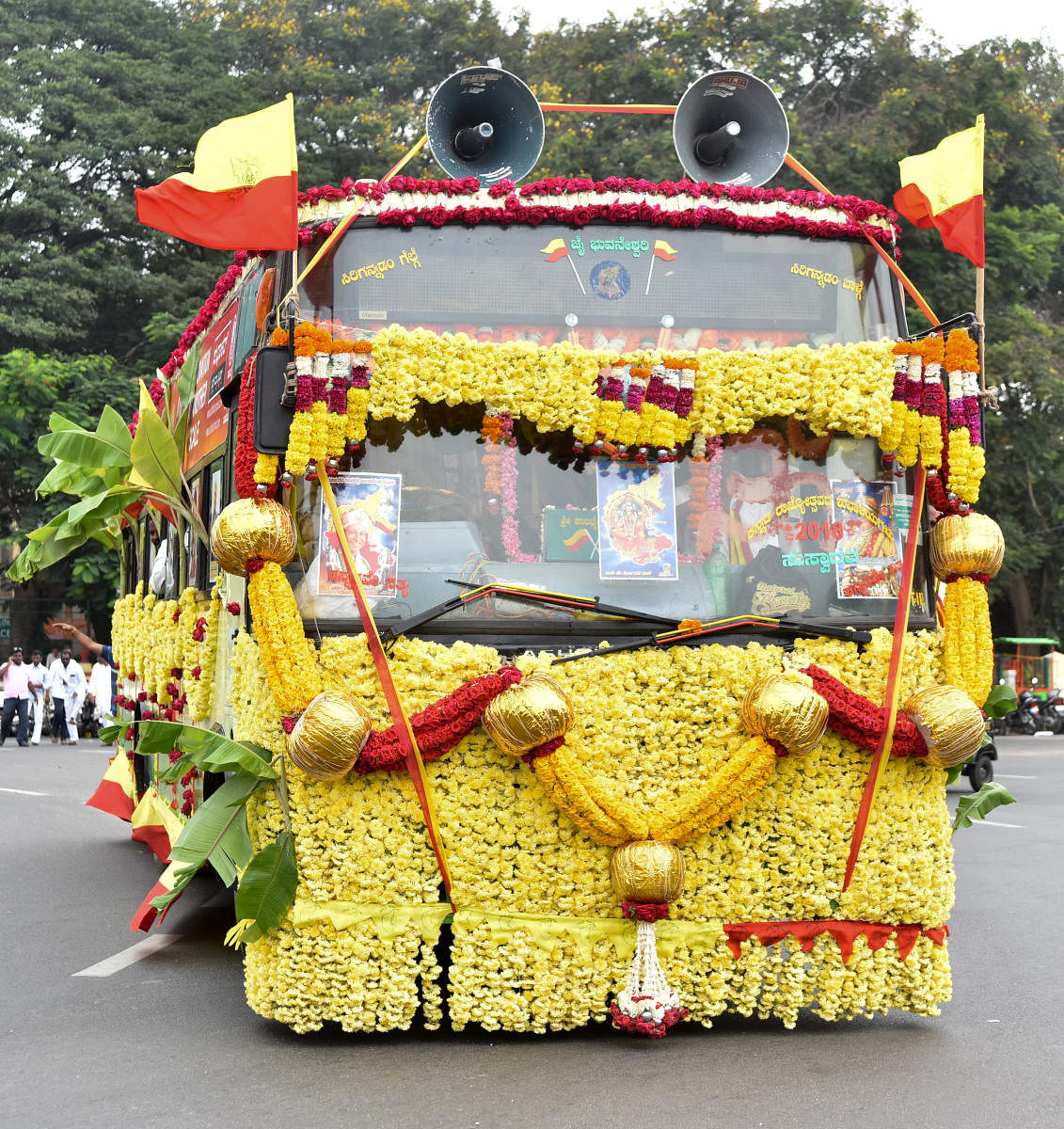 Mysuru city bus decorated during the Kannada Rajyotsava Celebrations organised by Mysuru District Administration at Kote Anjaneya Temple premises in Mysuru on Thursday. DH Photo.