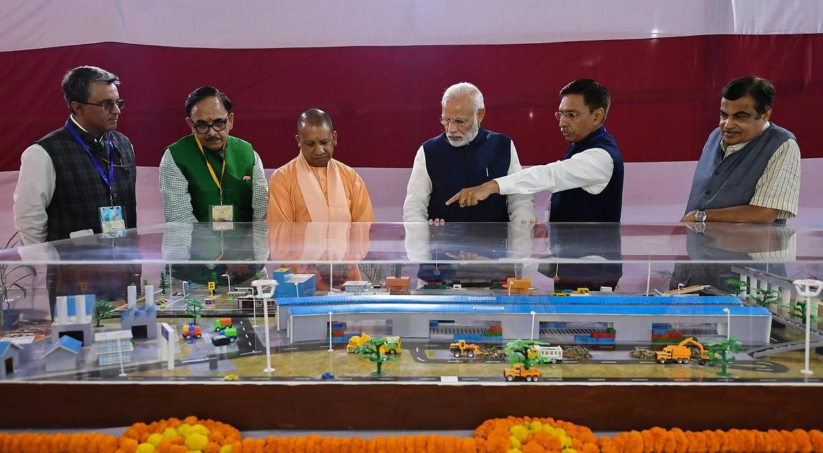 The Prime Minister, Shri Narendra Modi at the dedication of the India’s First Multi-Modal Terminal on river Ganga to the Nation, in Varanasi, Uttar Pradesh on November 12, 2018. The Union Minister for Road Transport & Highways, Shipping and Water Resources, River Development & Ganga Rejuvenation, Shri Nitin Gadkari, the Chief Minister of Uttar Pradesh, Yogi Adityanath and the Secretary, Ministry of Shipping, Shri Gopal Krishna are also seen.