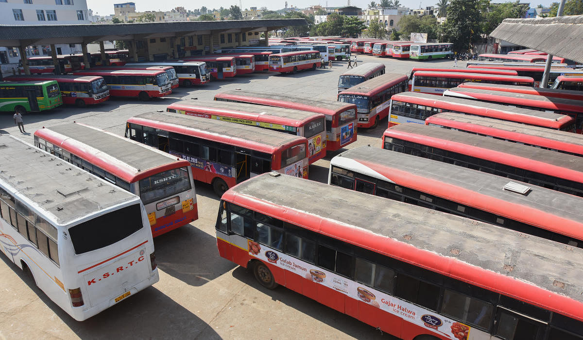 Always busy KSRTC bus stand, wears a deserted look during the Nationwide 48-hour Strike at KSRTC Bus Stand in Davangere on Tuesday. (Photo By Anup R. Thippeswamy)