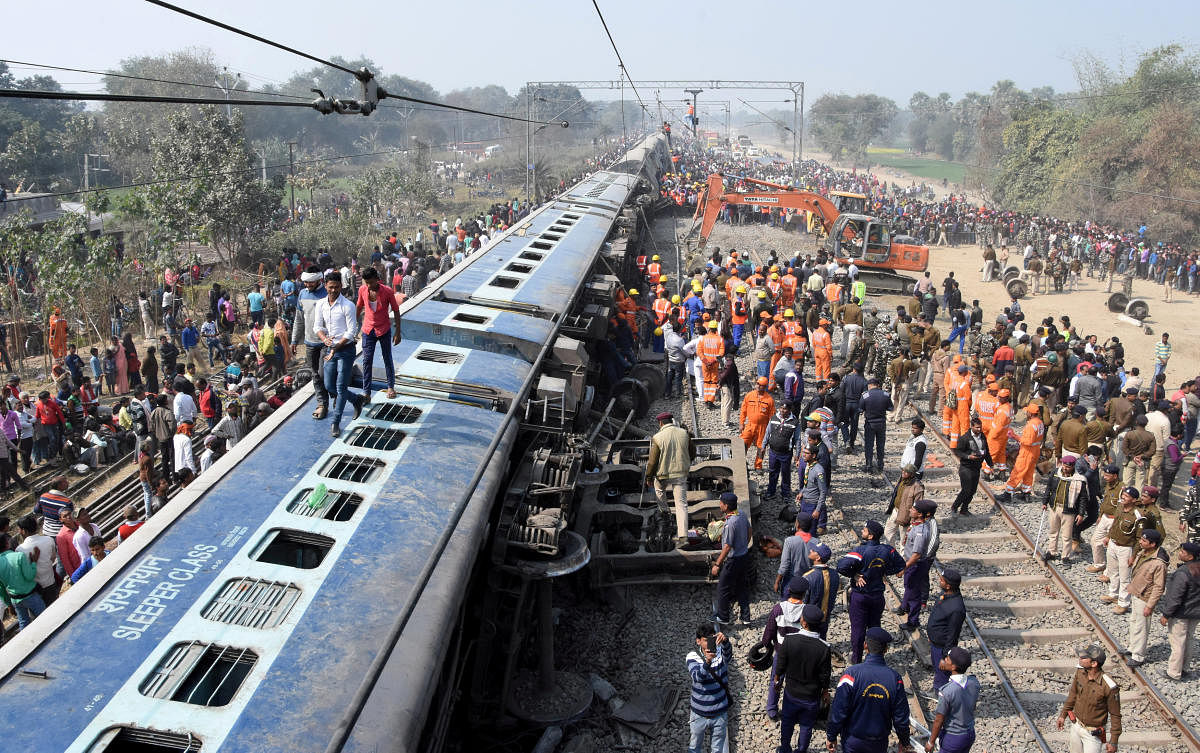 Rescue workers look for survivors after a passenger train derailed near Sahadai Buzurg railway station in the eastern state of Bihar, India, February 3, 2019. REUTERS/Stringer