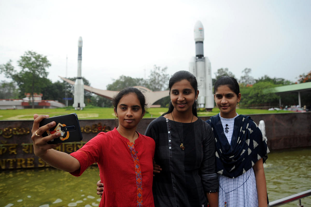 Visitors at Space Launch Gallery to view GSLV Mark III, the rocket that is being used for the Chandrayaan-2 mission at Satish Dhawan Space Centre (SDSC) SHAR, Sriharikota, on Monday. (DH Photo/ Pushkar V)