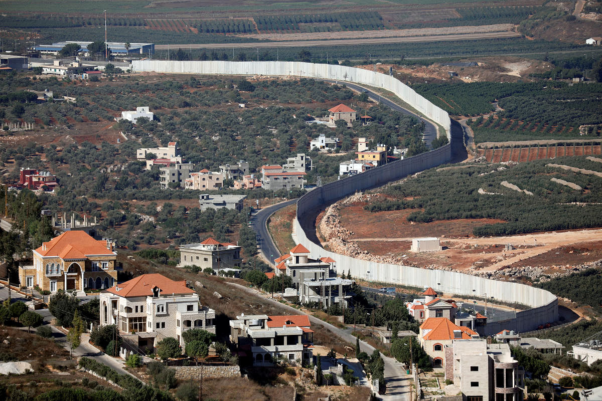 A general view picture shows the Lebanese village of Adaisseh on the left-hand-side of the Israel-Lebanon border (Reuters photo)