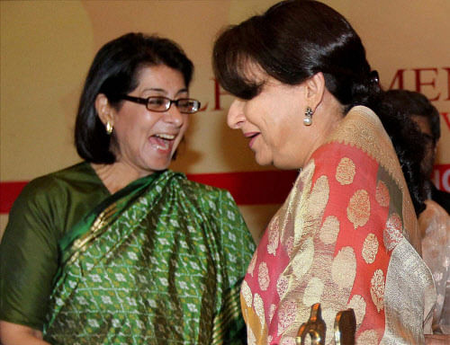 Actress Sharmila Tagore and HSBC country head Naina Lal Kidwai who were  honoured with ASSOCHAM Ladies League's Delhi Women of the Decade  Achievers Award for excellence in cinema and banking respectively at the  award function in New Delhi on Tuesda...