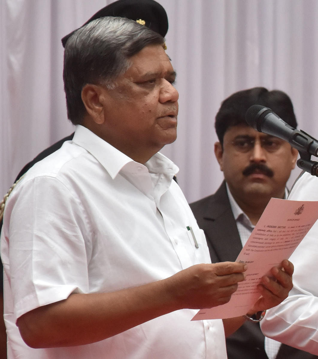 Jagadish Shettar takes oath as a minister
