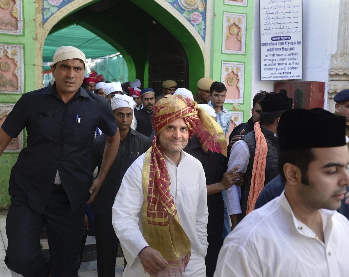 Ajmer: Congress President Rahul Gandhi offers prayers at Dargah Sharif, in Ajmer, Monday, Nov. 26, 2018. (PTI Photo)
