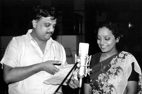 Balasubramanyam and Manjula Gururaj during the Kannada film Chandramukhi Pranasakhi recording. Credit: DH/PV Archives