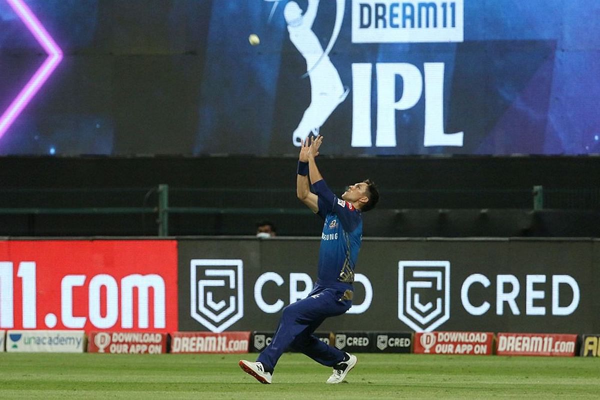 Trent Boult of Mumbai Indians takes a catch of Glenn Maxwell of Kings XI Punjab. Credit: iplt20.com, BCCI