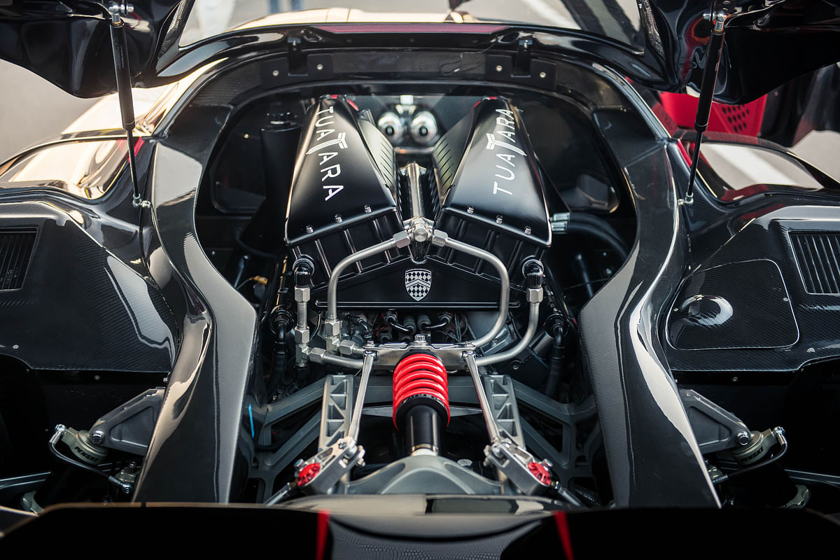 The SSC Tuatara uses a 5.9-litre, twin-turbocharged, flat-plane crank V8 engine that makes 1,750 HP. Credit: SSC North America