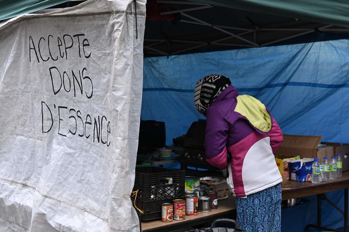 All along the edges of a long boulevard in Montreal stretches an unprecedented sight in this city: hundreds of tents have sprung up in a bran new homeless city since the end of summer, with many of the people thrown out of their homes because of the pandemic. Credit: AFP Photo