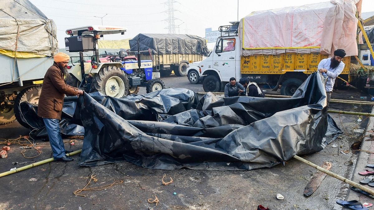 Excess security force from the protest site has been withdrawn and only a minimal deployment of personnel remains there, a Ghaziabad police officer told PTI. Credit: PTI Photo